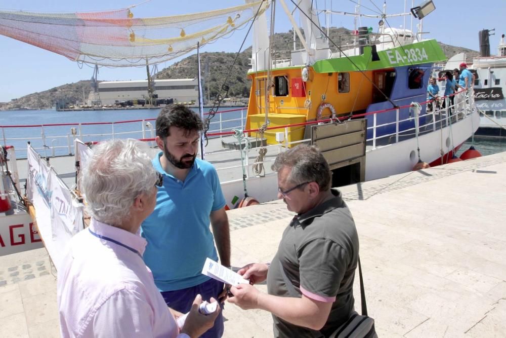 El buque escuela del Hespérides apuesta por el turismo marino  y el medio ambiente