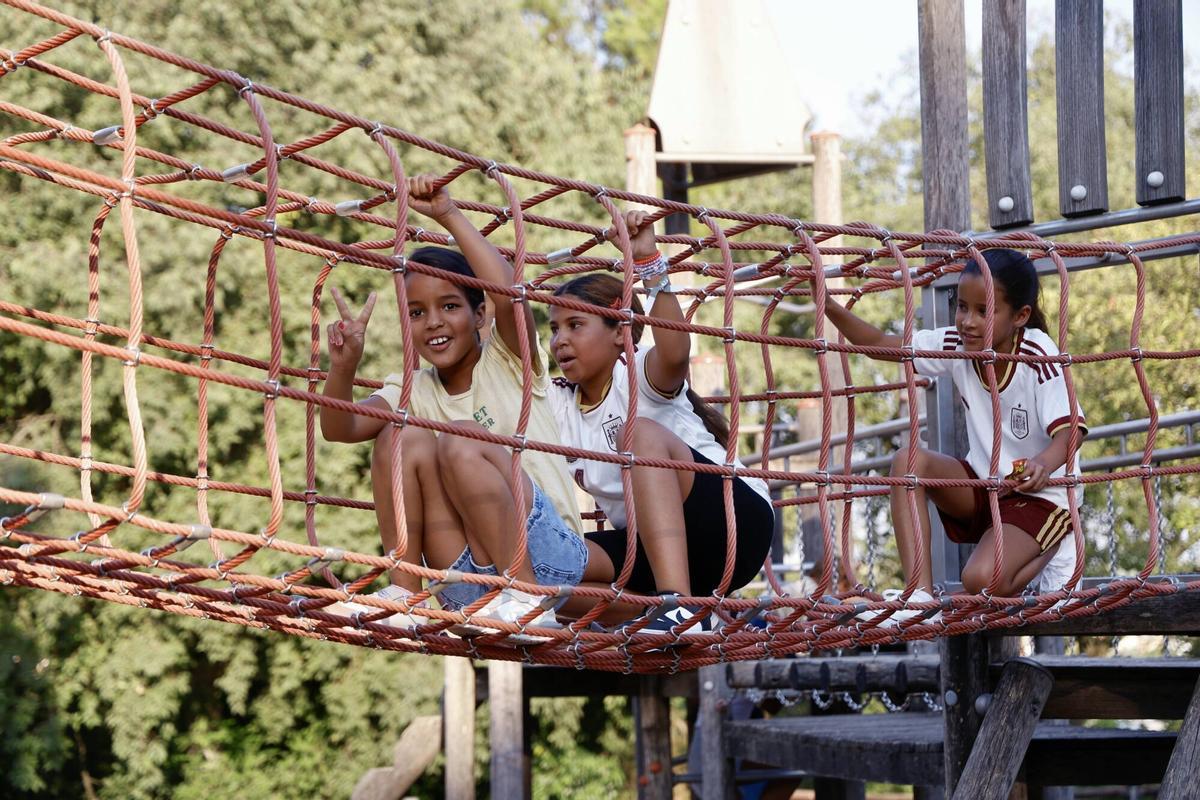 Los niños saharauis disfrutan de la Ciudad de los Niños