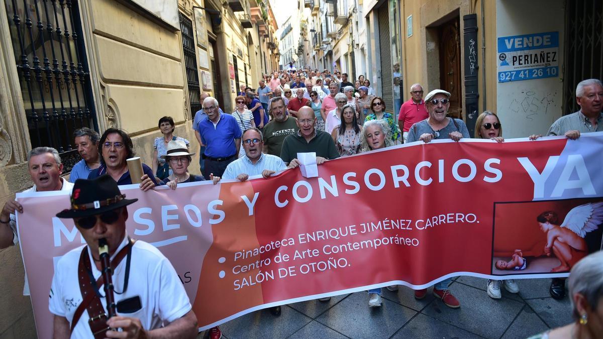 Manifestación por consorcios y museos para Plasencia, en mayo de 2025.