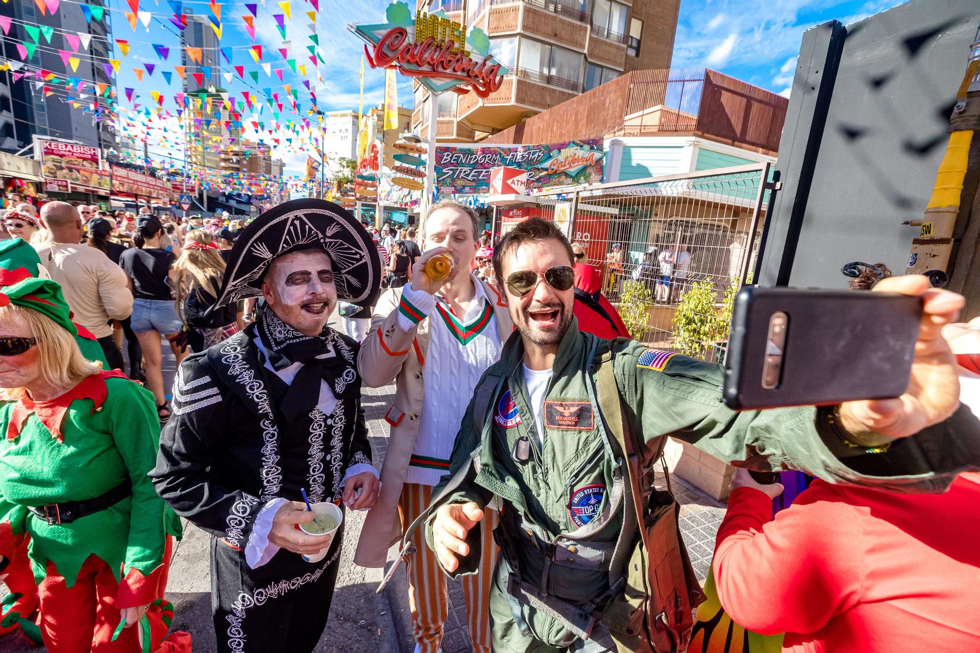 La "Fancy Dress" llena de disfraces Benidorm