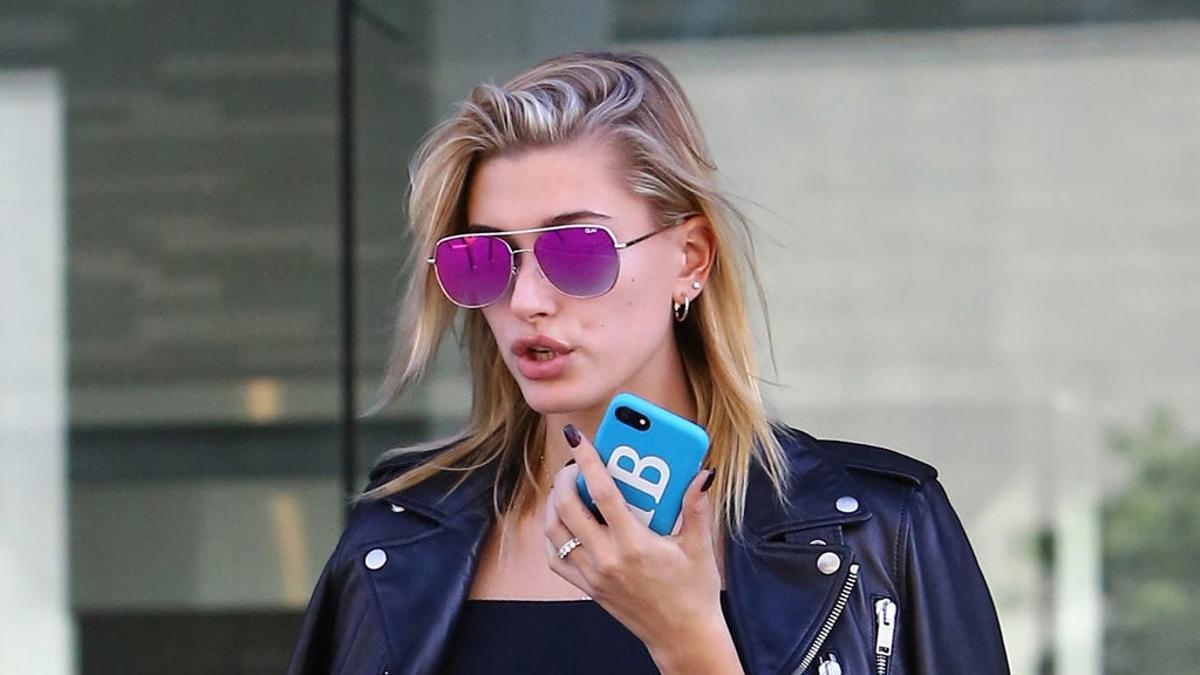 Las gafas low cost que enamoran a Hailey Baldwin