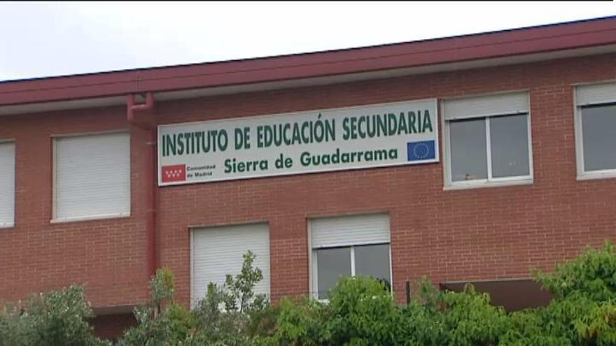 Detenido el director de un instituto al hallarse cámaras ocultas en los baños