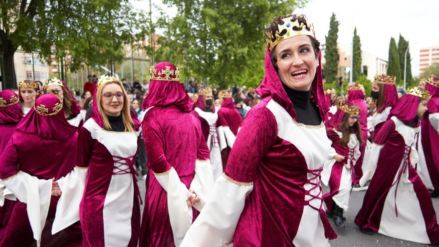 El desfile de San Jorge y la quema del dragón