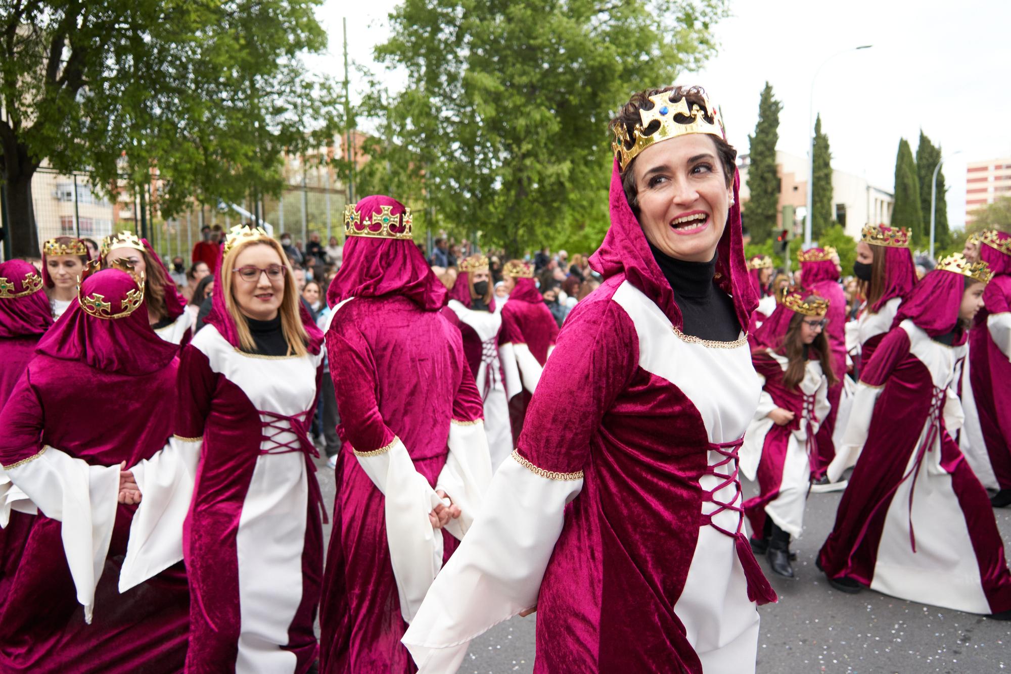 El desfile de San Jorge y la quema del dragón, en imágenes