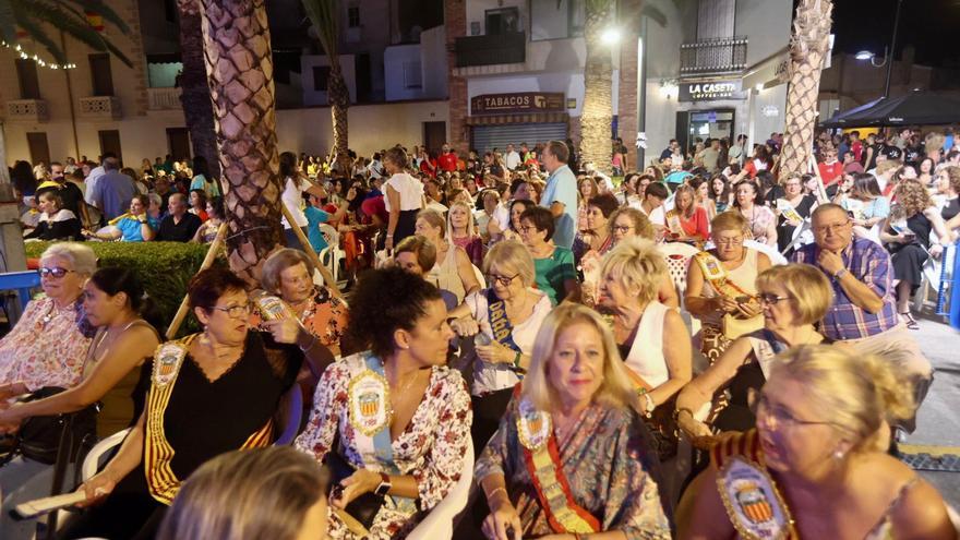 El pregón y el homenaje a las Reinas y Damas encienden las fiestas de Sant Joan