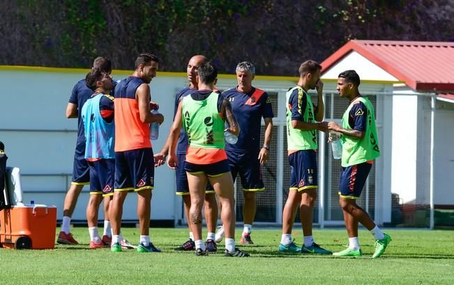 Entrenamiento UD Las Palmas en Barranco Seco ...