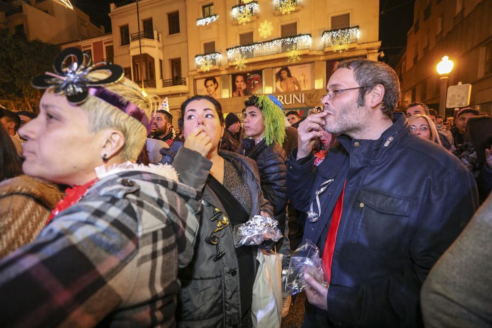 Fiesta en la Plaça Baix Nochevieja 2019 en Elche