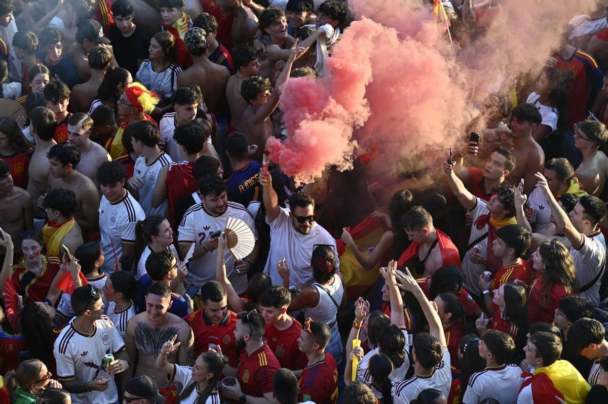 En imágenes | Zaragoza se vuelca con La Roja en la final del Mundial