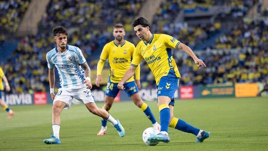 El Málaga golpea primero ante la UD Las Palmas en el 'play o