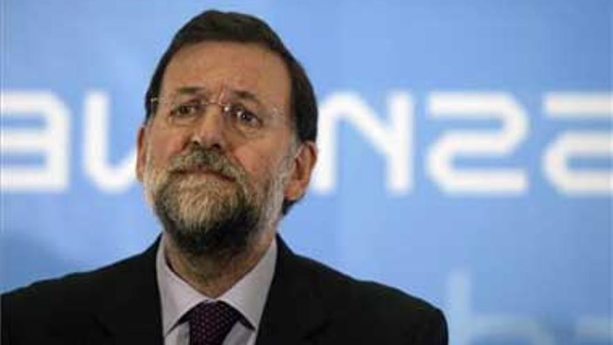 Rajoy exige al Gobierno &quot;hechos y pruebas&quot; de que rectificará