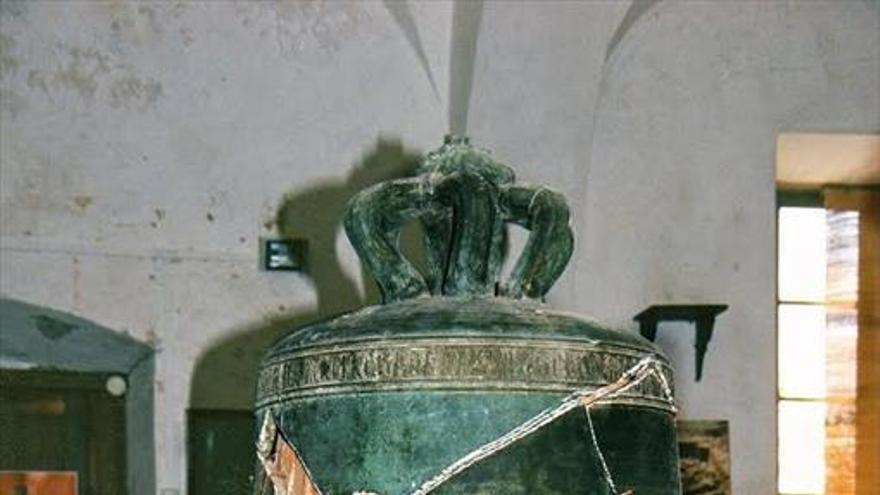 Una campana del siglo XVI destrozada