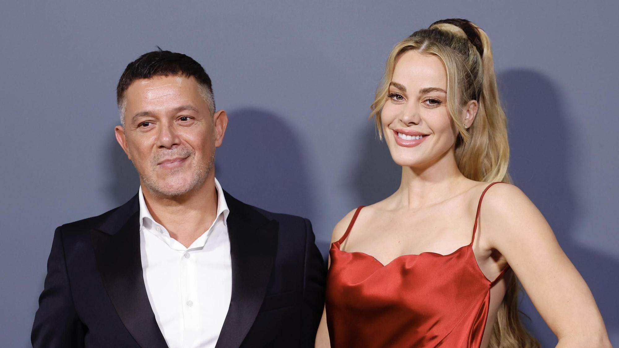 Guerra abierta entre Alejandro Sanz y Candela Márquez