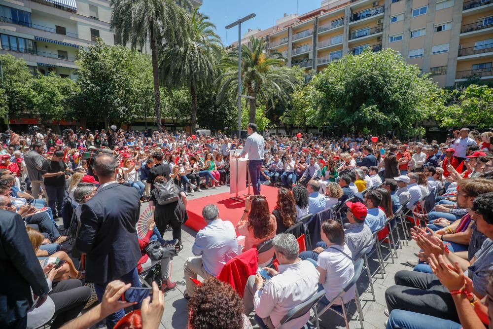 Sánchez pide en Palma el voto masivo al PSOE para que "el avance del 28A sea rotundo"