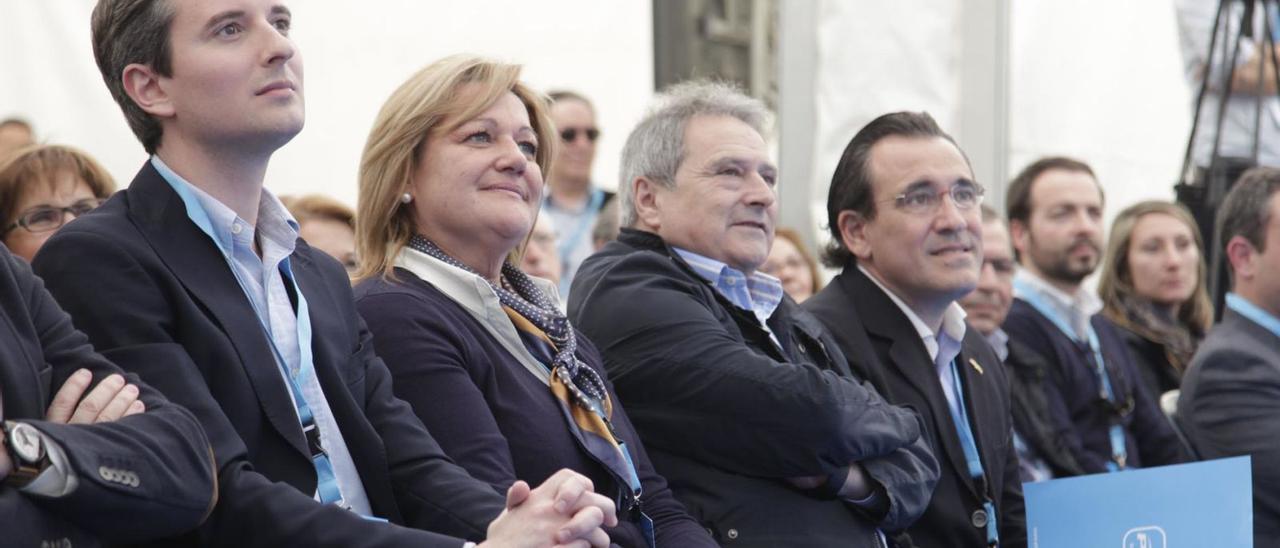 Víctor Soler, Carla Ripoll, Alfonso Rus y Arturo Torró, en el anterior congreso del PP, de marzo de 2013, que dio la presidencia al exalcalde.    | NATXO FRANCÉS