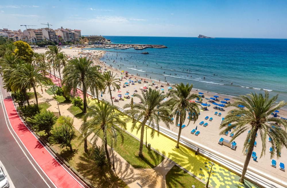 Benidorm realza las medidas tomadas en sus alojamientos y playas para promocionarse y lograr despertar la demanda de última hora