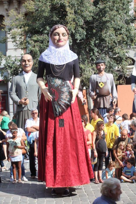 So marschierten am Samstag (9.9.) in Palmas Zentrum die traditionellen Riesenfiguren auf.