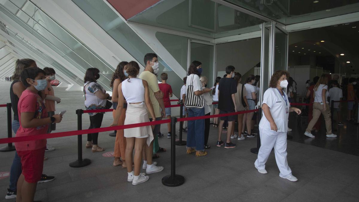 Primeras vacunas del coronavirus sin cita previa en València