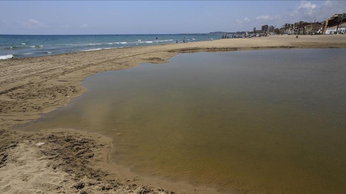 Una de las playas de El Vendrell.