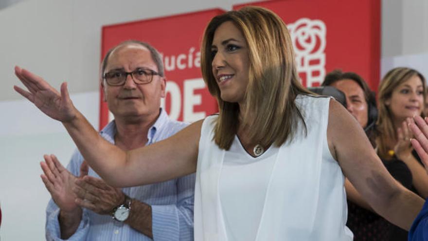 Susana Díaz, aclamada a su llegada al Comité Director del PSOE andaluz