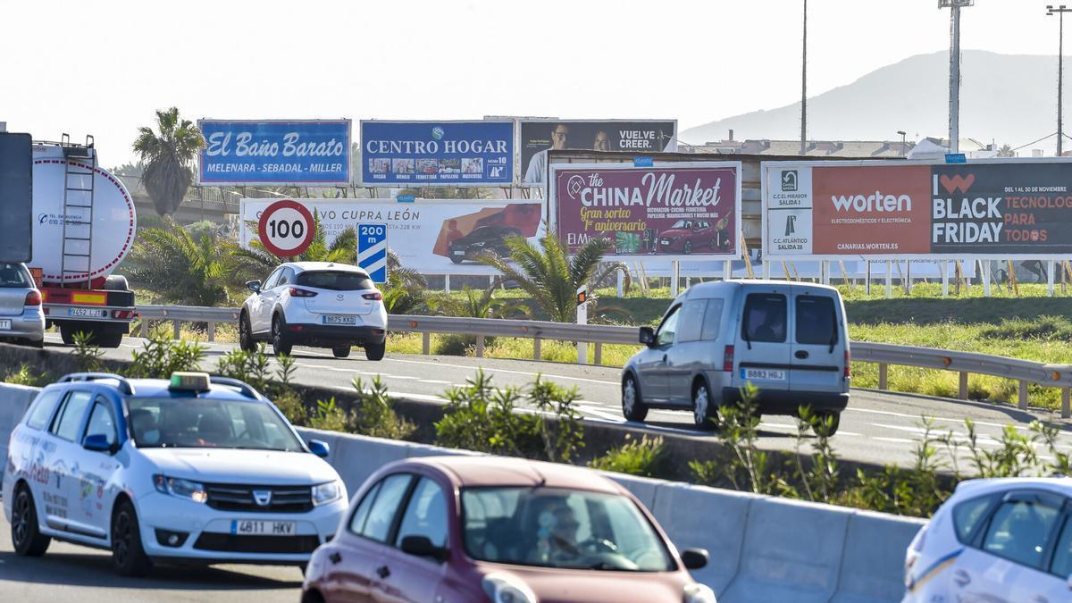 La nueva ley para agilizar la construcción de vivienda incorpora medidas sobre vallas de publicidad, el Teide y el cambio climático