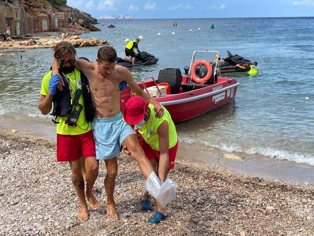 Simulacro de emergencia del servicio de socorristas de Sant Antoni