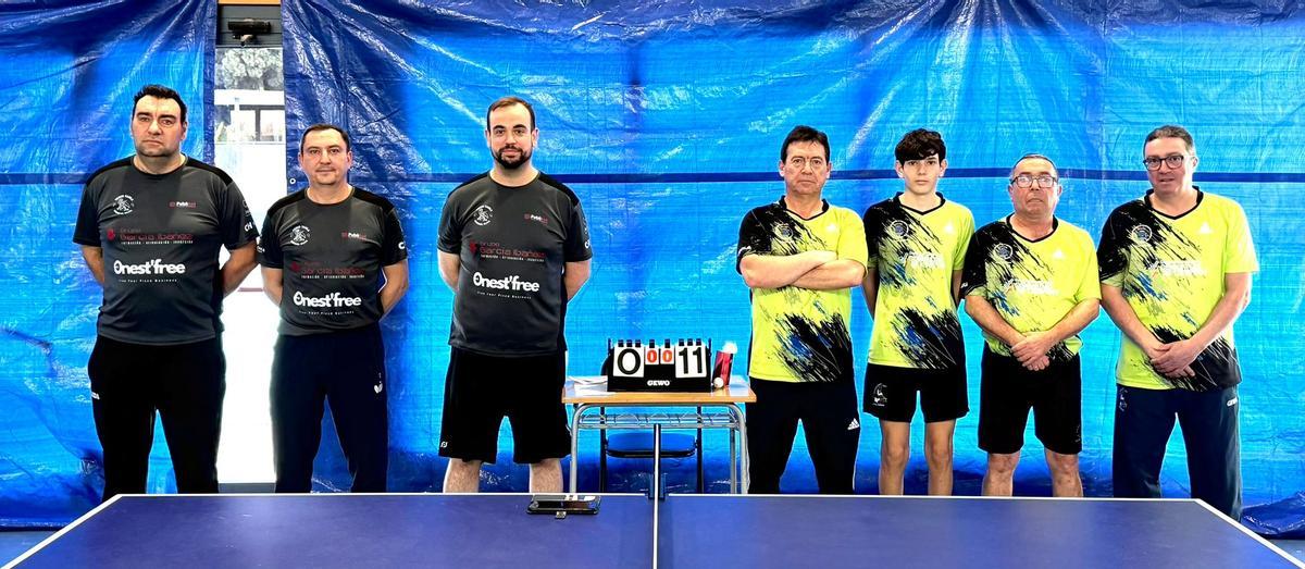 El Corriol B de 1ª Autonómica, a la izquierda de la imagen, es líder de su categoría