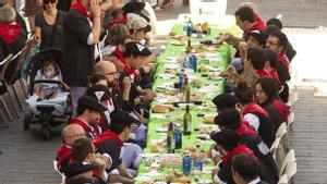 Madrileños, los que más gastan en libros, vascos en restauración y canarios en peluquería