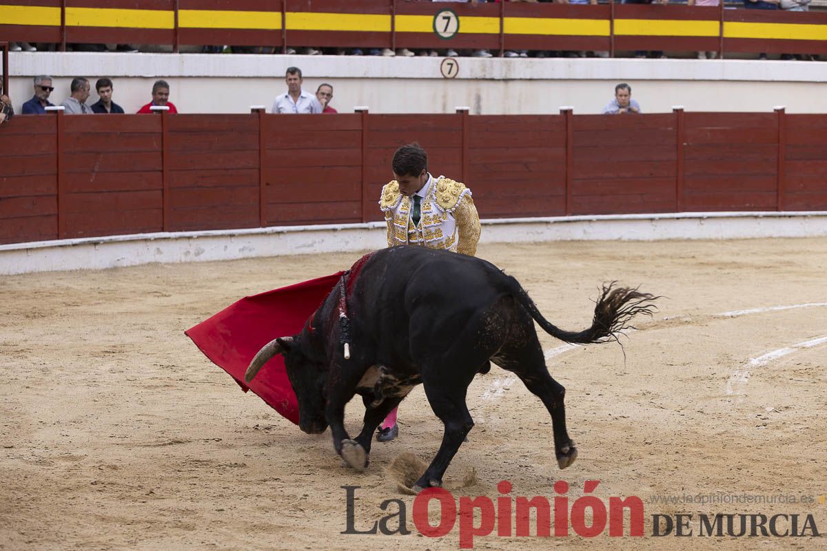 Tarde histórica en Abarán con la alternativa de José María Trigueros y el indulto de Tomás Rufo, junto a Castella salieron a hombros