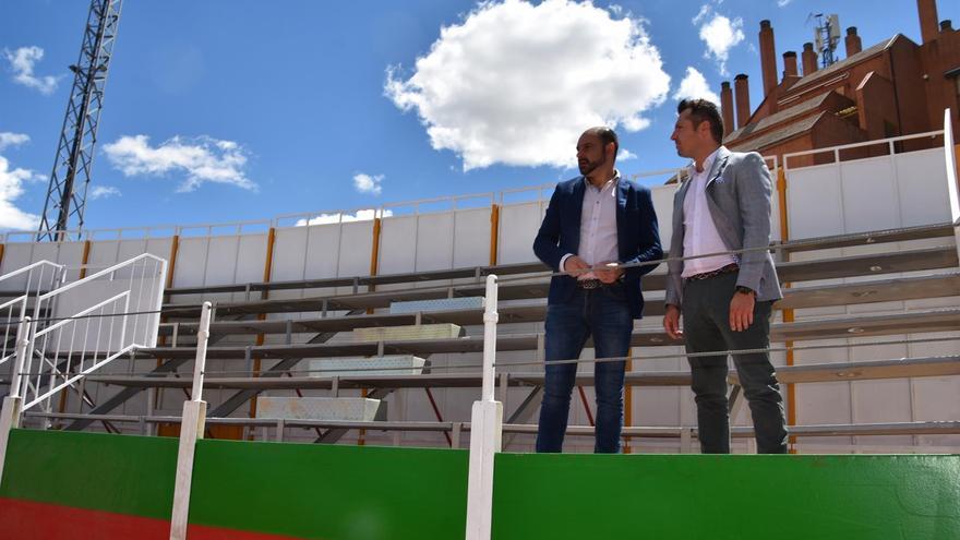 La plaza de toros de Barbastro cuenta con un nuevo graderío temporal en la zona de sol