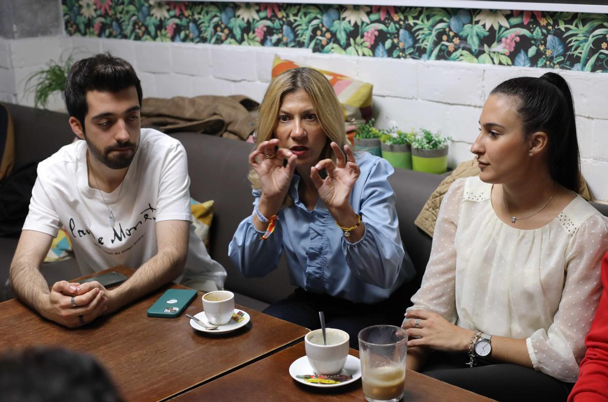 Mar Vaquero, en una intervención del coloquio con los jóvenes.