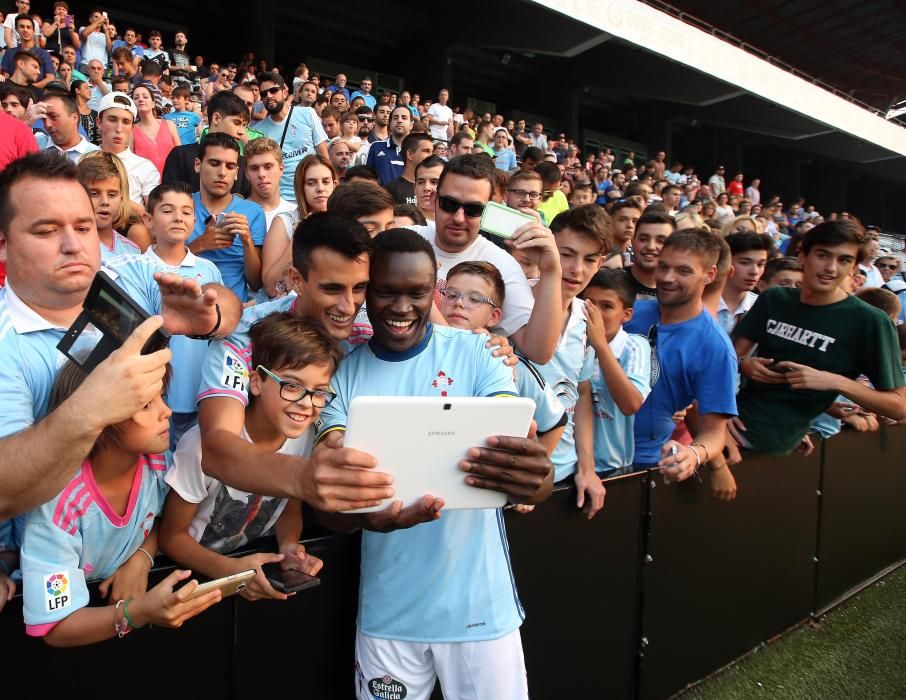 El jugador danés hizo su puesta de largo en Balaídos frente a 300 aficionados: "Elegí al Celta por su buen fútbol", dijo.