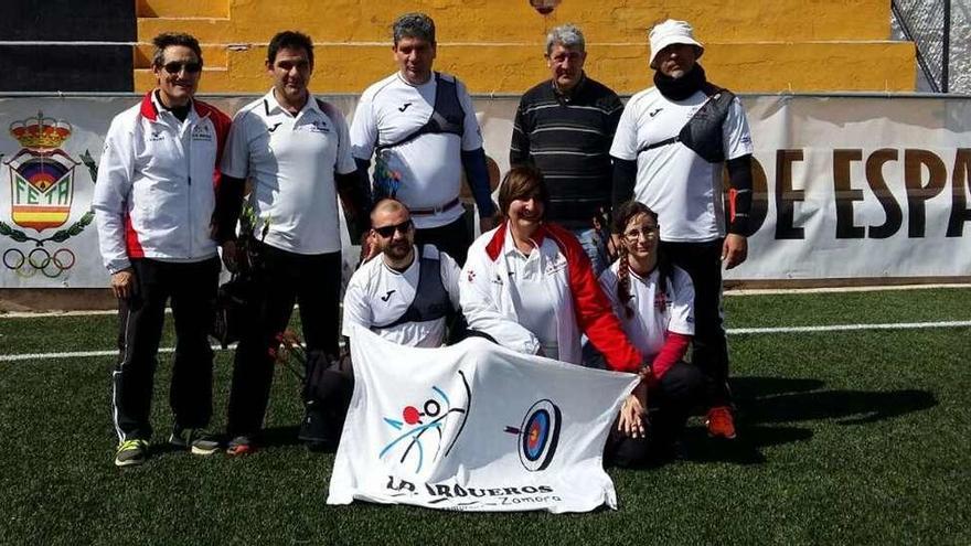 Foto de familia de equipo zamorano que acudió a esta competición.