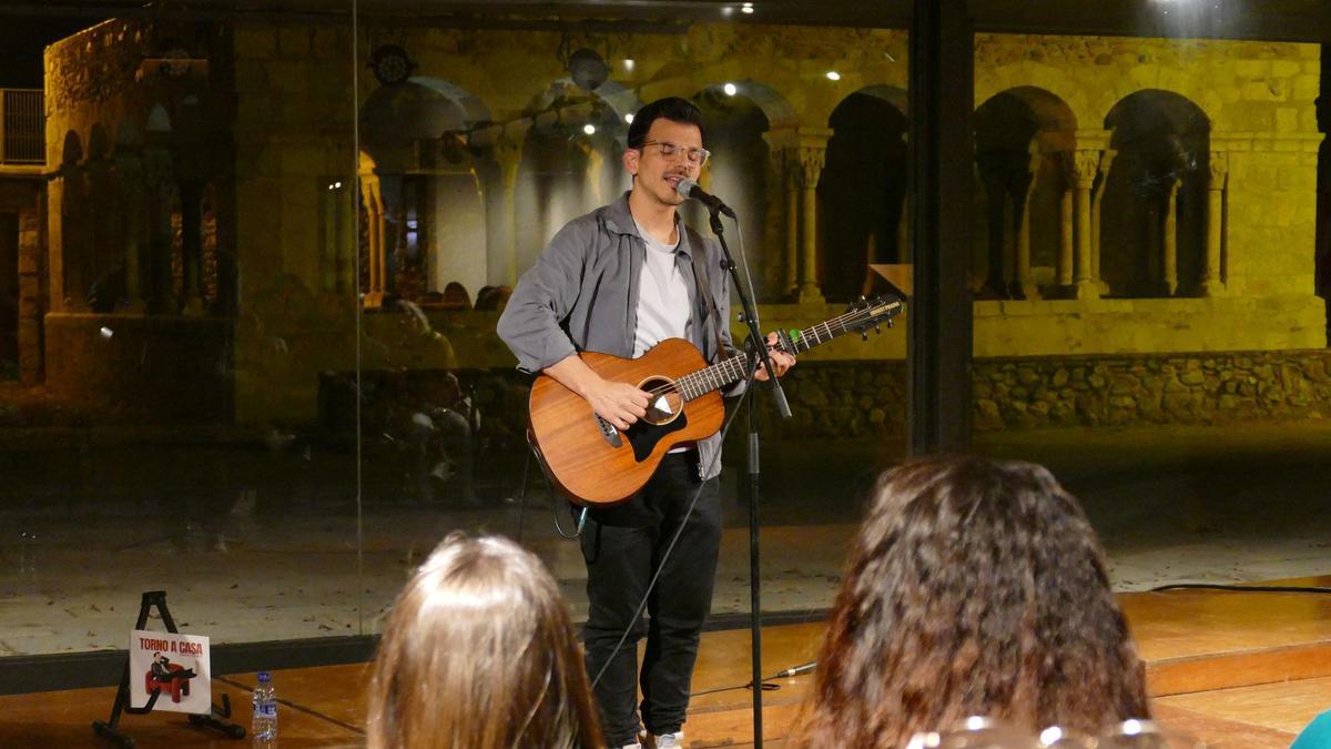 EN IMATGES | Ernest Prana presenta 'Torno a casa' al Claustre Sant Domènec de Peralada