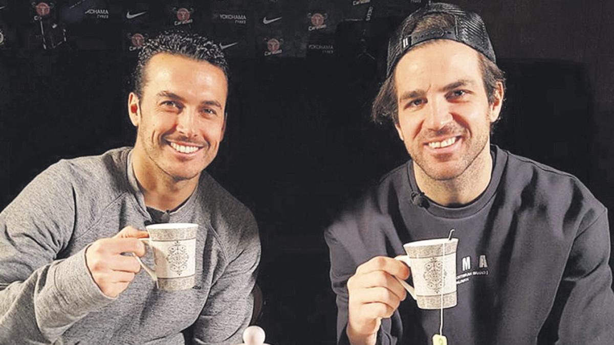 Pedro Rodríguez y Cesc Fàbregas, ahora jugadores del Chelsea, compartieron la hora del té con 'Barça TV'