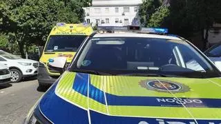 La Policía Local logra reanimar a un hombre que sufrió un atragantamiento en la Avenida de la Raza
