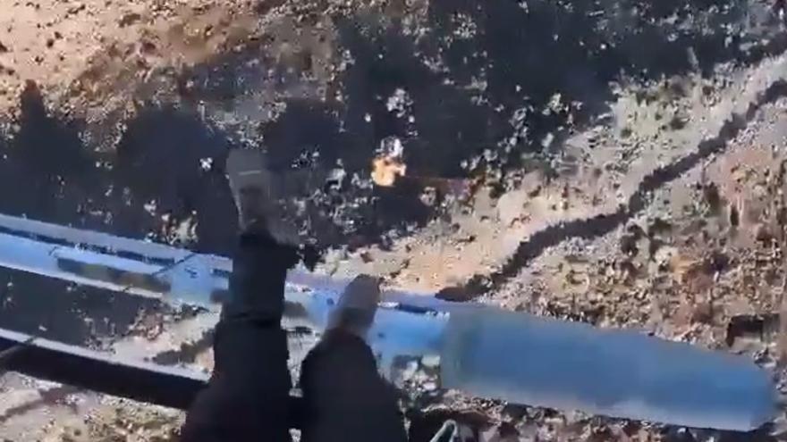 Un helicóptero rescata a un senderista en el Teide