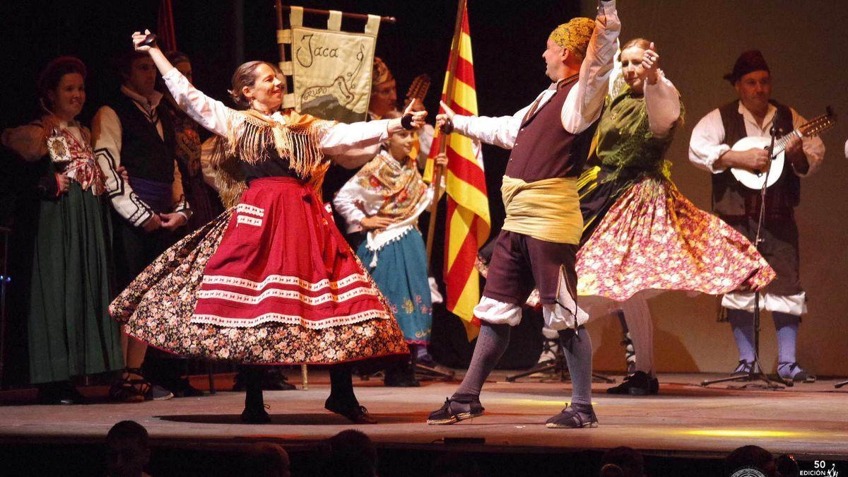 Festival folklórico de los Pirineos