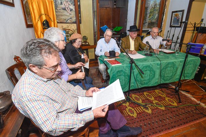 ACTO SEDE CACHORRO CANARIO