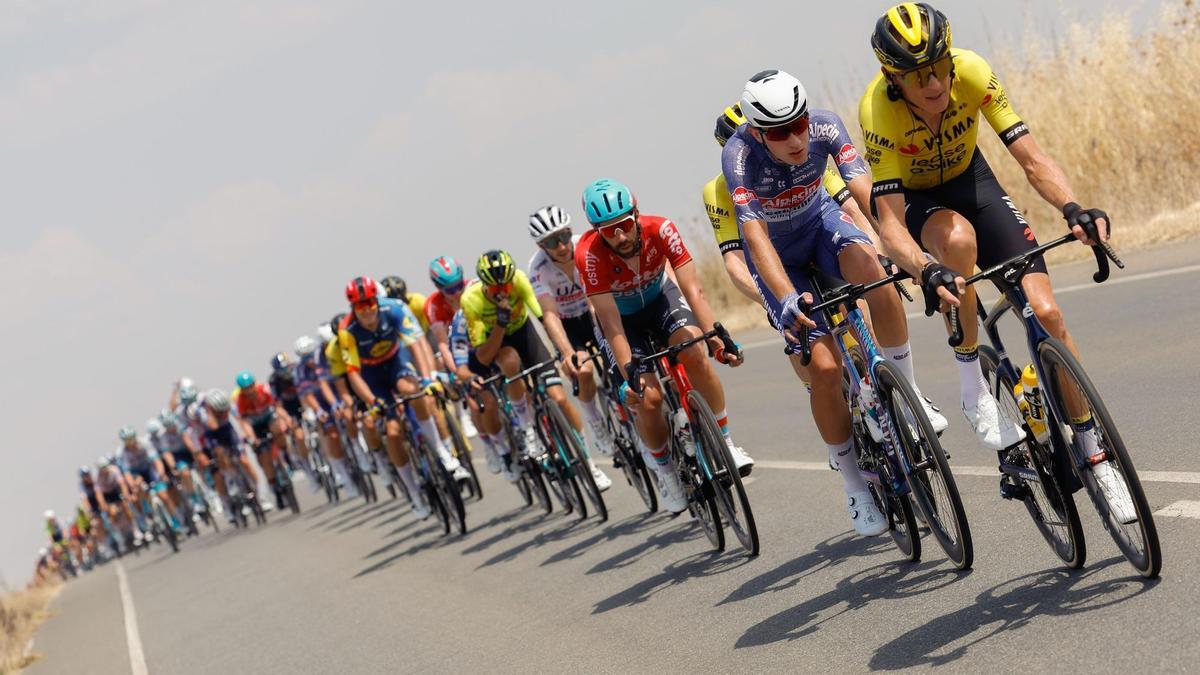 Ciclistas de la Vuelta a España, a su paso por Extremadura.