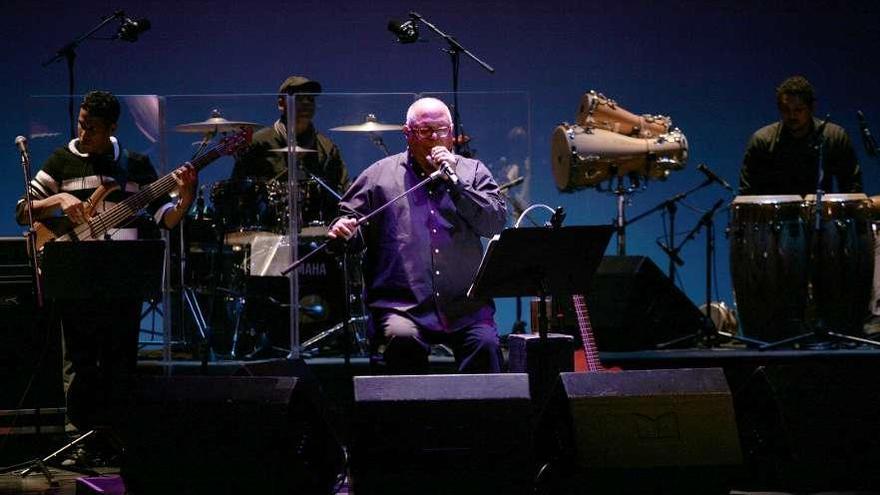 El cantante Pablo Milanés durante su último concierto en A Coruña. brais quinteiro