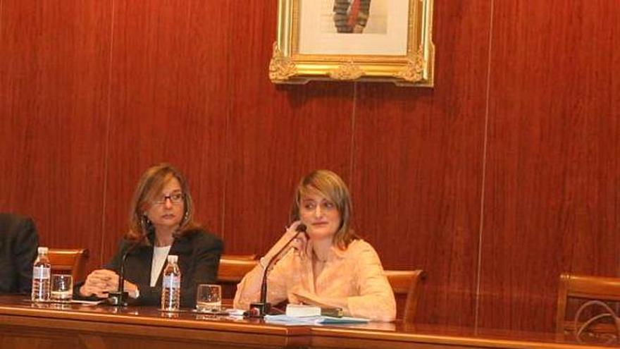 La decana de los abogados junto a la magistrada de Familia, Sandra Peinado