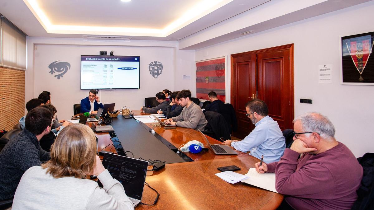Encuentro de prensa del Levante UD