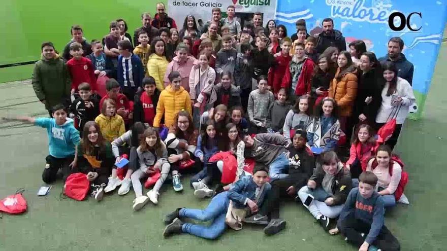 Alumnos del colegio de Arteixo visitan el estadio de Riazor