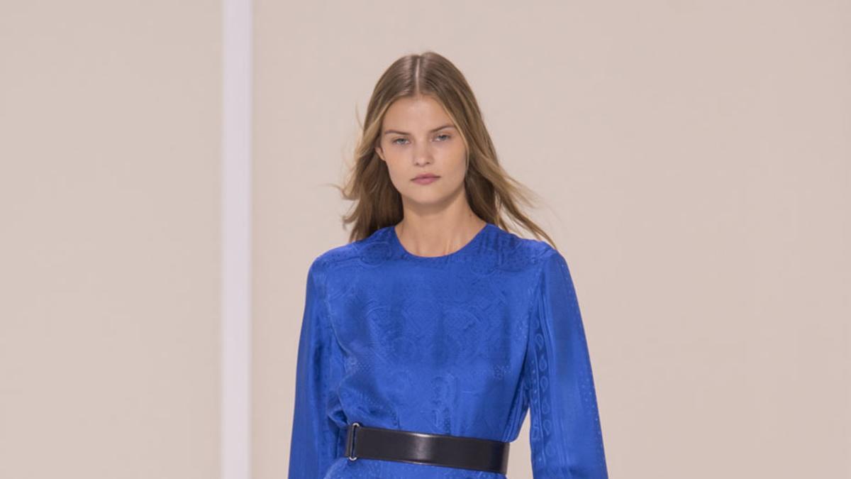 PFW: Hermès Primavera/Verano 2016, vestido azul plisado