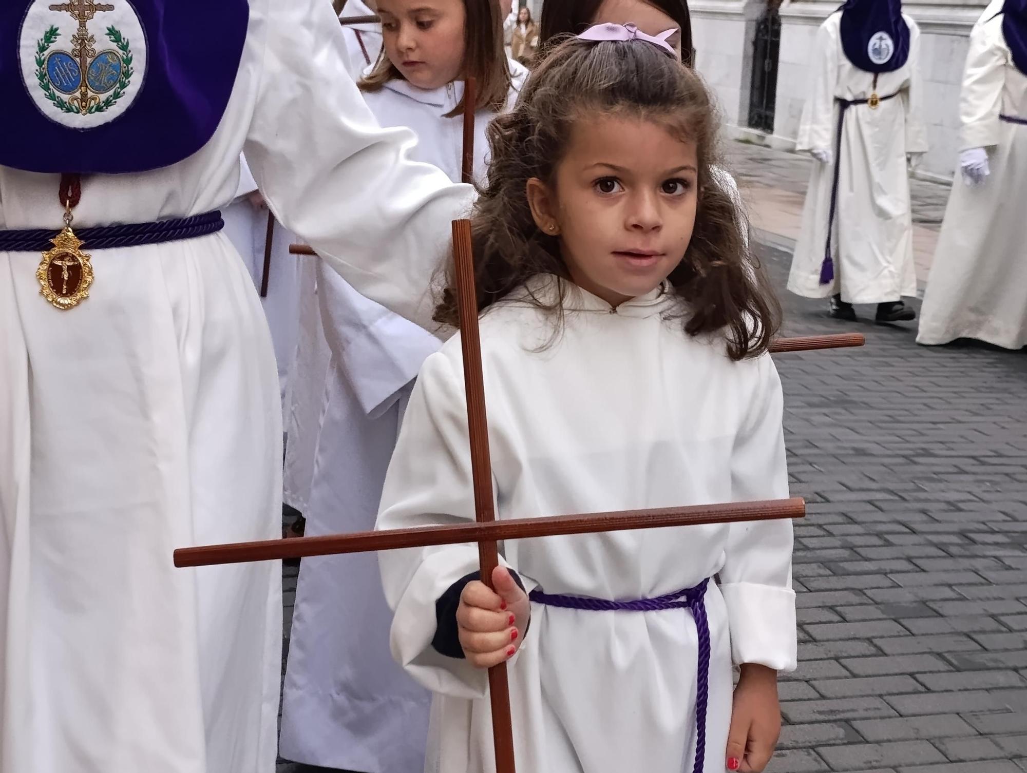 El Nazareno y la Virgen Dolorosa emocionan en Grado
