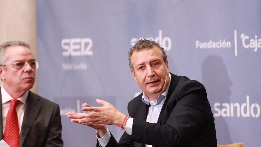 Javier Fernández zanja el debate abierto en Andalucía por UGT o el alcalde de Chiclana: "El PSOE tiene que votar en contra de la investidura de Juanma Moreno"