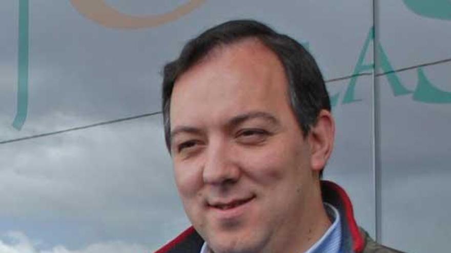 Alejandro Vega.