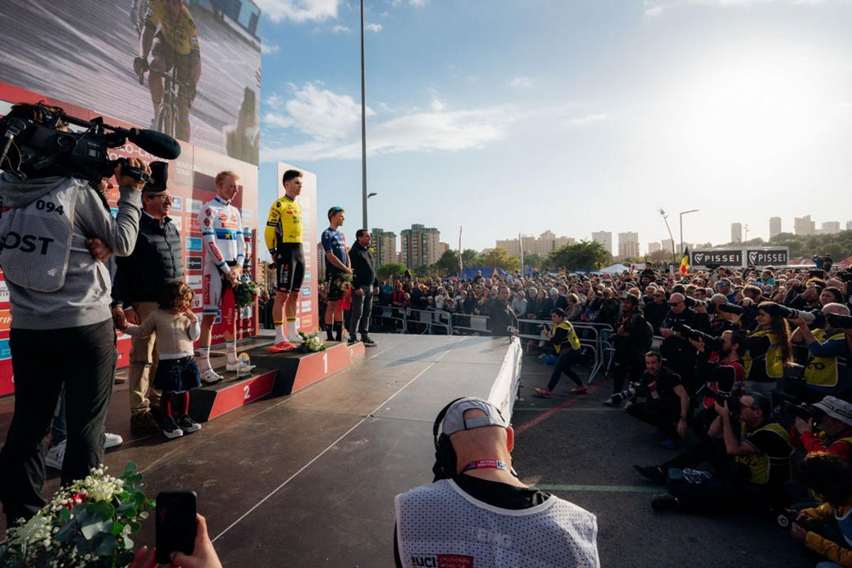 Podio de la prueba Élite masculina de la Copa del Mundo de Ciclocross UCI – Benidorm Costa Blanca 2024.