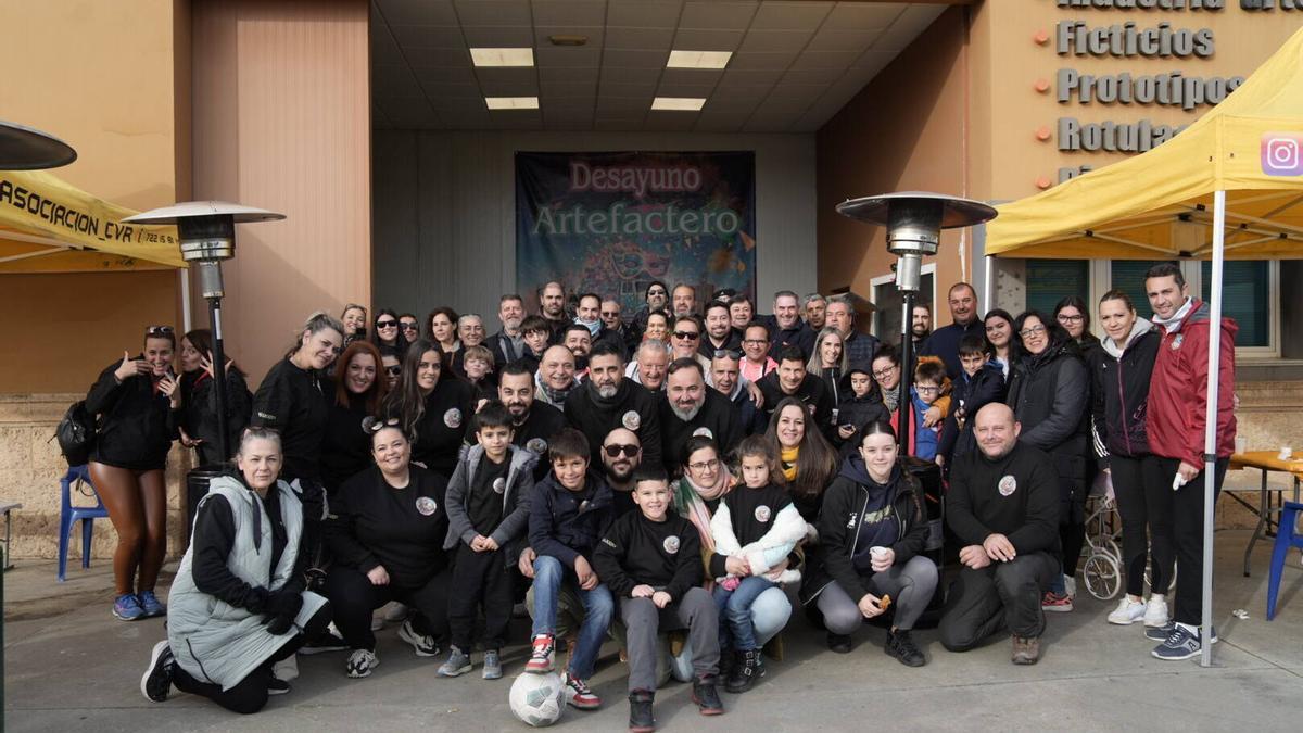 Participantes en el I Desayuno Artefactero celebrado el 19 de enero de 2025 en Badajoz.