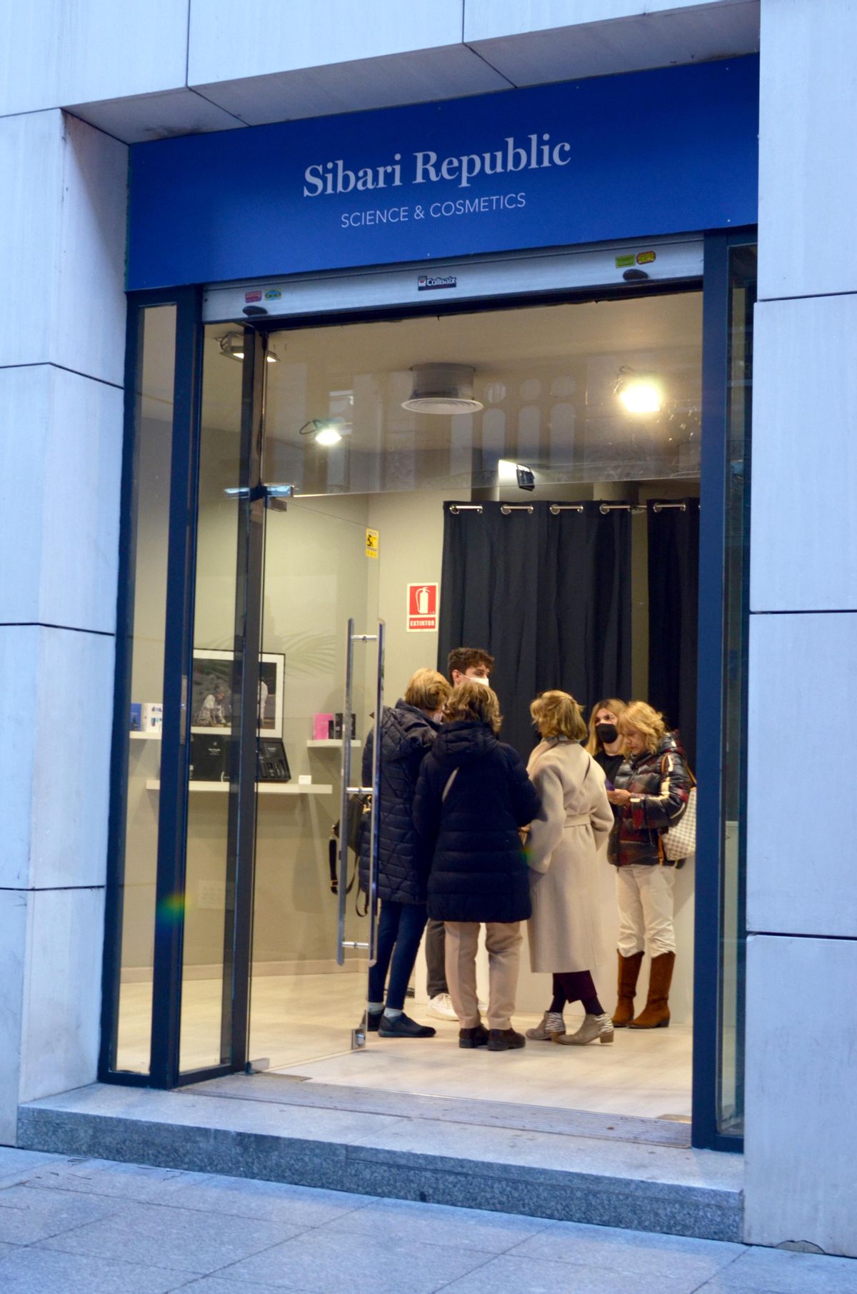 La tienda efímera de Sibari Republi está ubicada en la calle Alfonso nº1, de Zaragoza, hasta el próximo 7 de mayo.